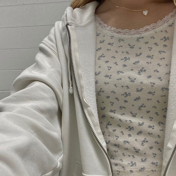 Brandy Melville Floral Tank - Picture 3 of 5